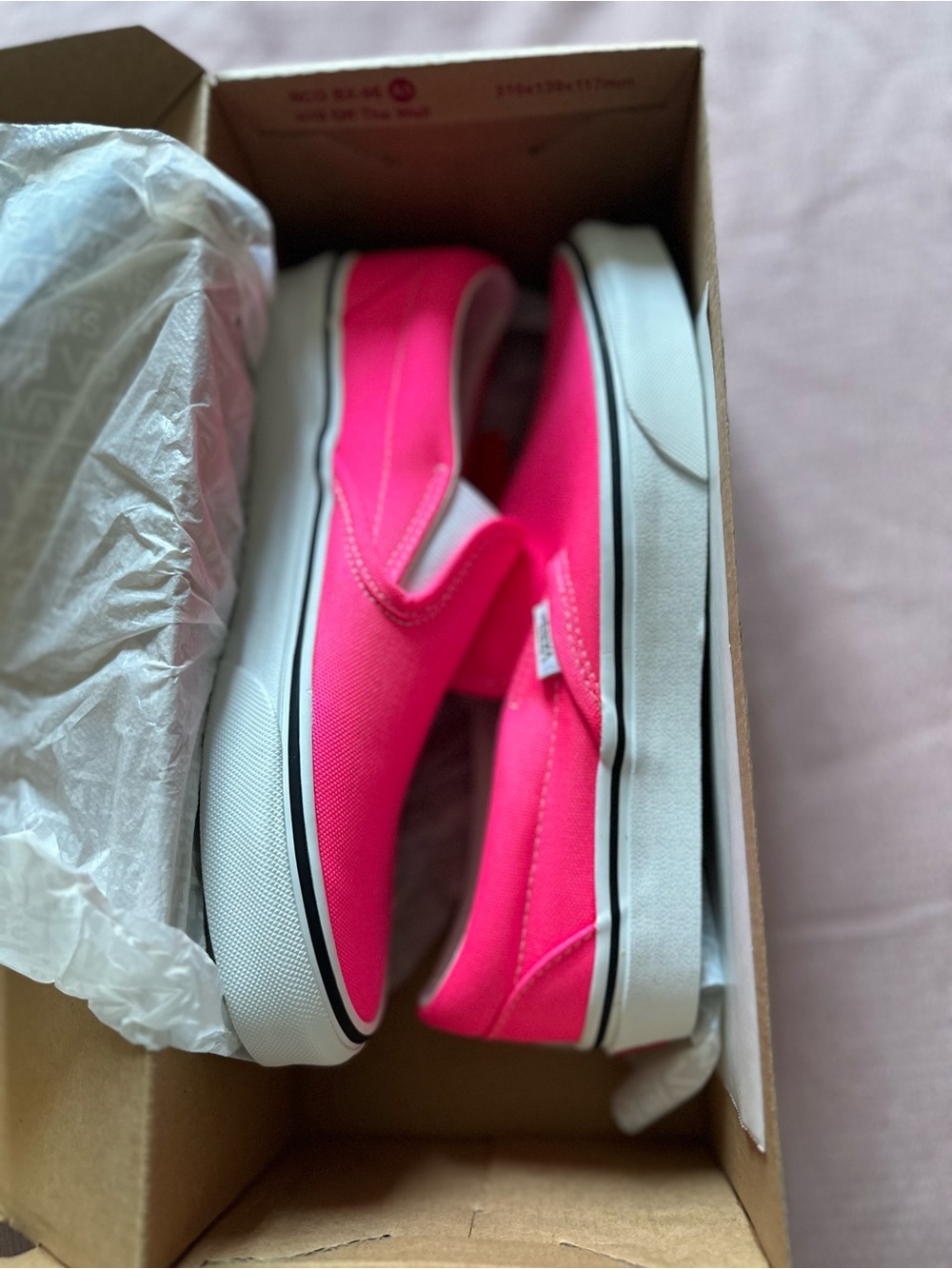 Vans Classic Slip-On woman Shoes - Pink/White - Picture 2 of 5